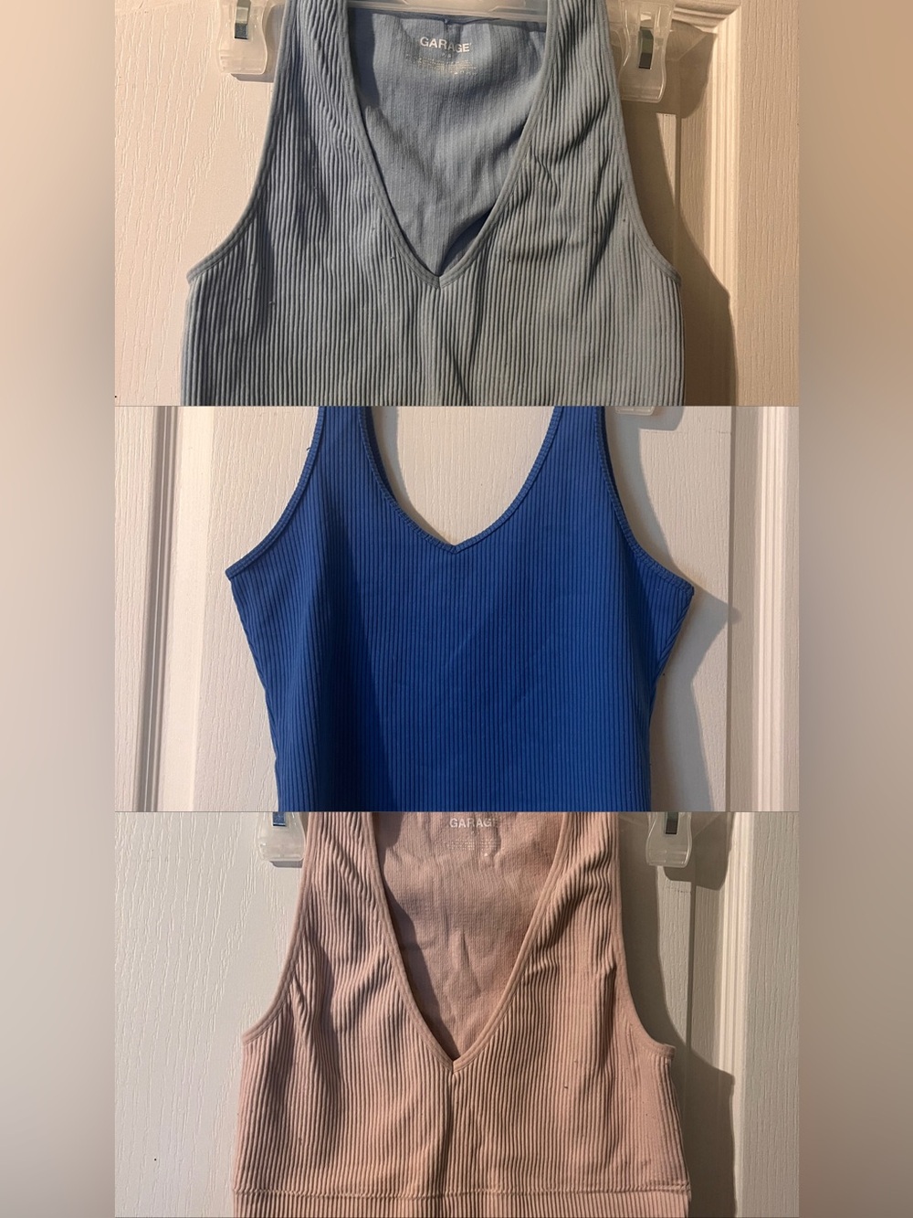 Bundle of 3 Cropped Tanks Garage & Hollister Ribbed XS / S